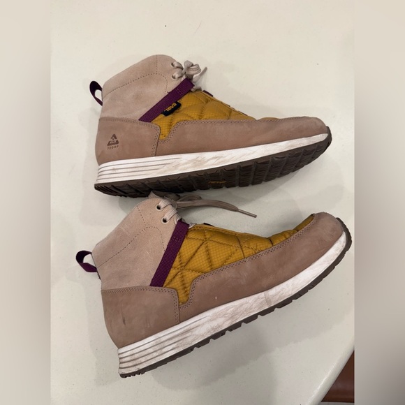 Teva Women's ReEmber Commute Hiking Boots - Picture 8 of 11